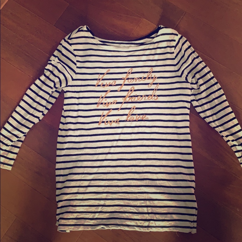 Old navy graphic shirt